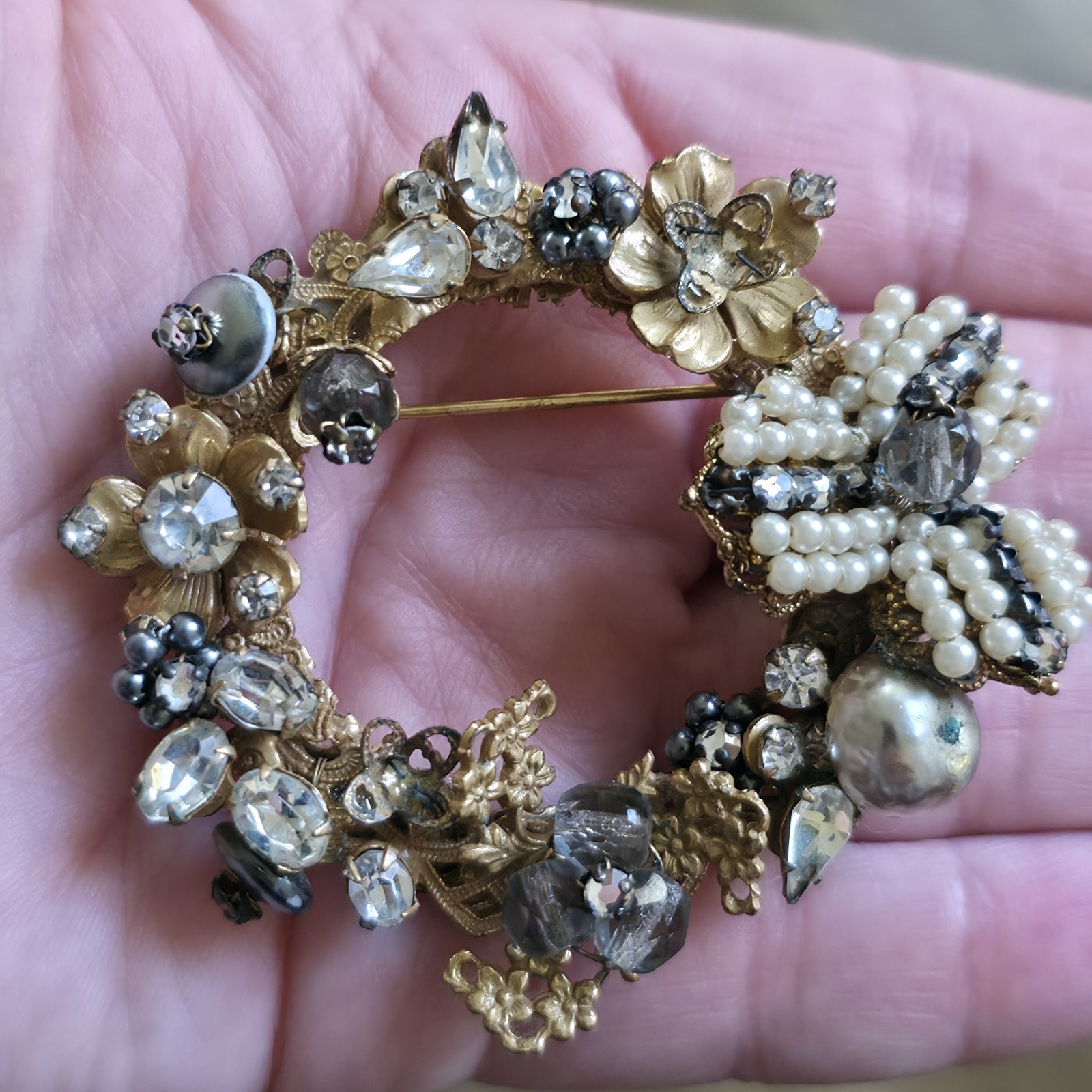 Vinatge Original By Robert Brooch Faux Pearl Gray Smokey Stones Gold Tone READ
