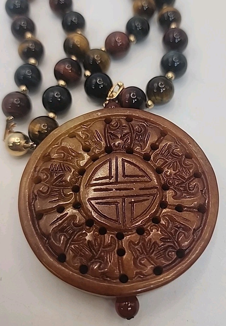 VTG Multi-Color Tiger Eye Beaded Necklace W/Gold Plated Beads & Red Jade Pendant