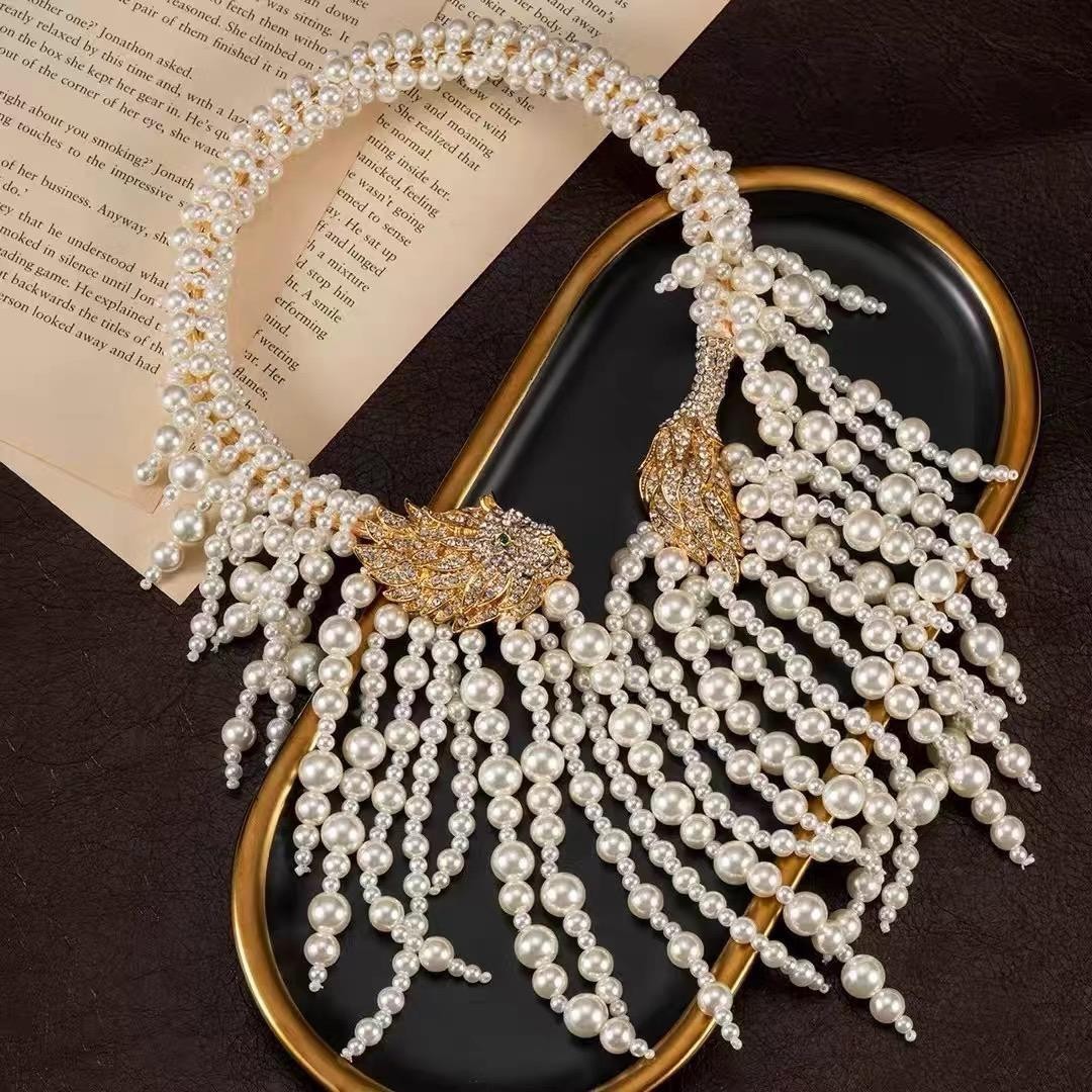 lion head pearl fringed necklace