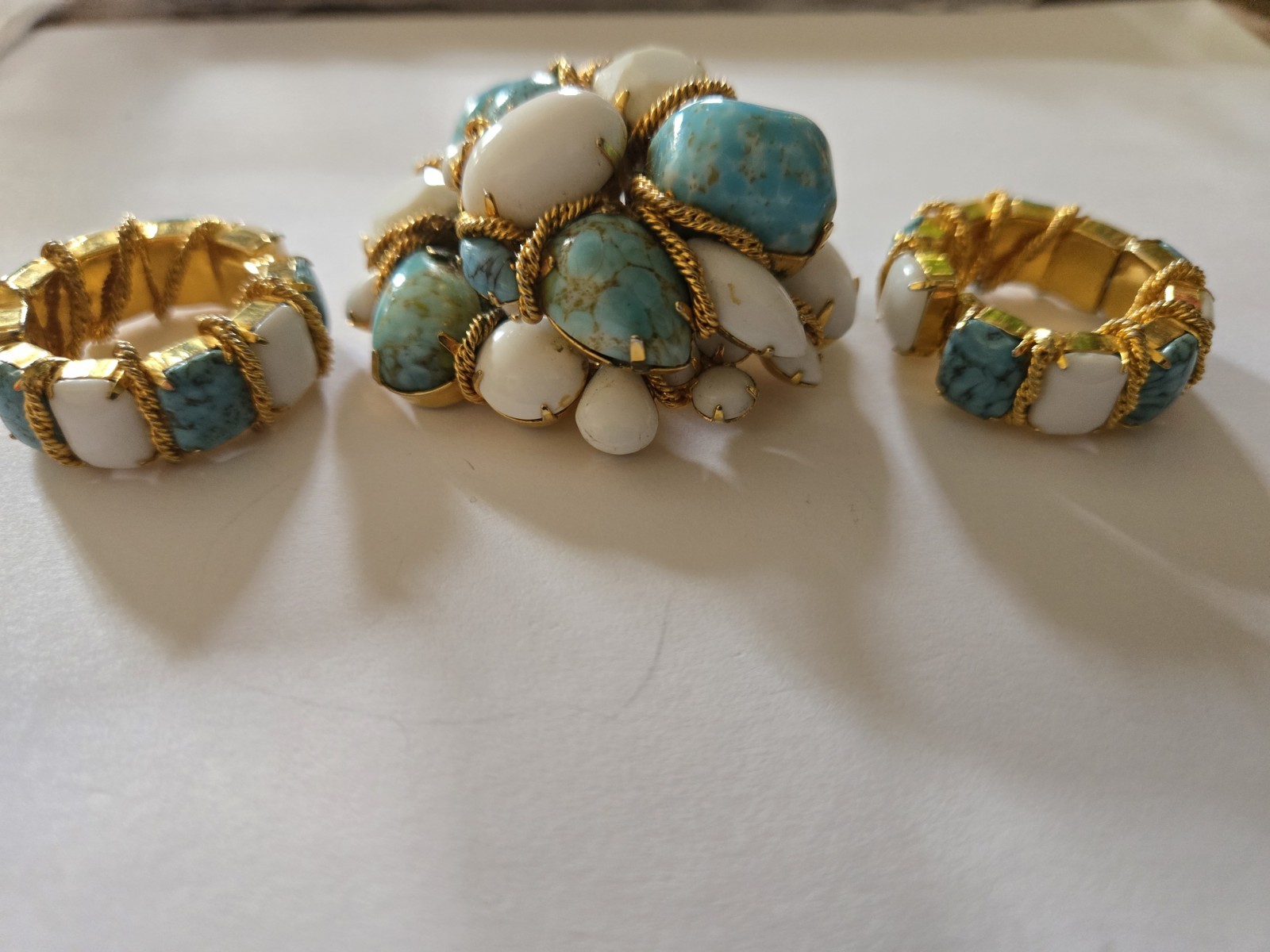 Vintage Vogue Jlry Brooch Pin & Earrings Set Domed Chain Gold Tone Accents