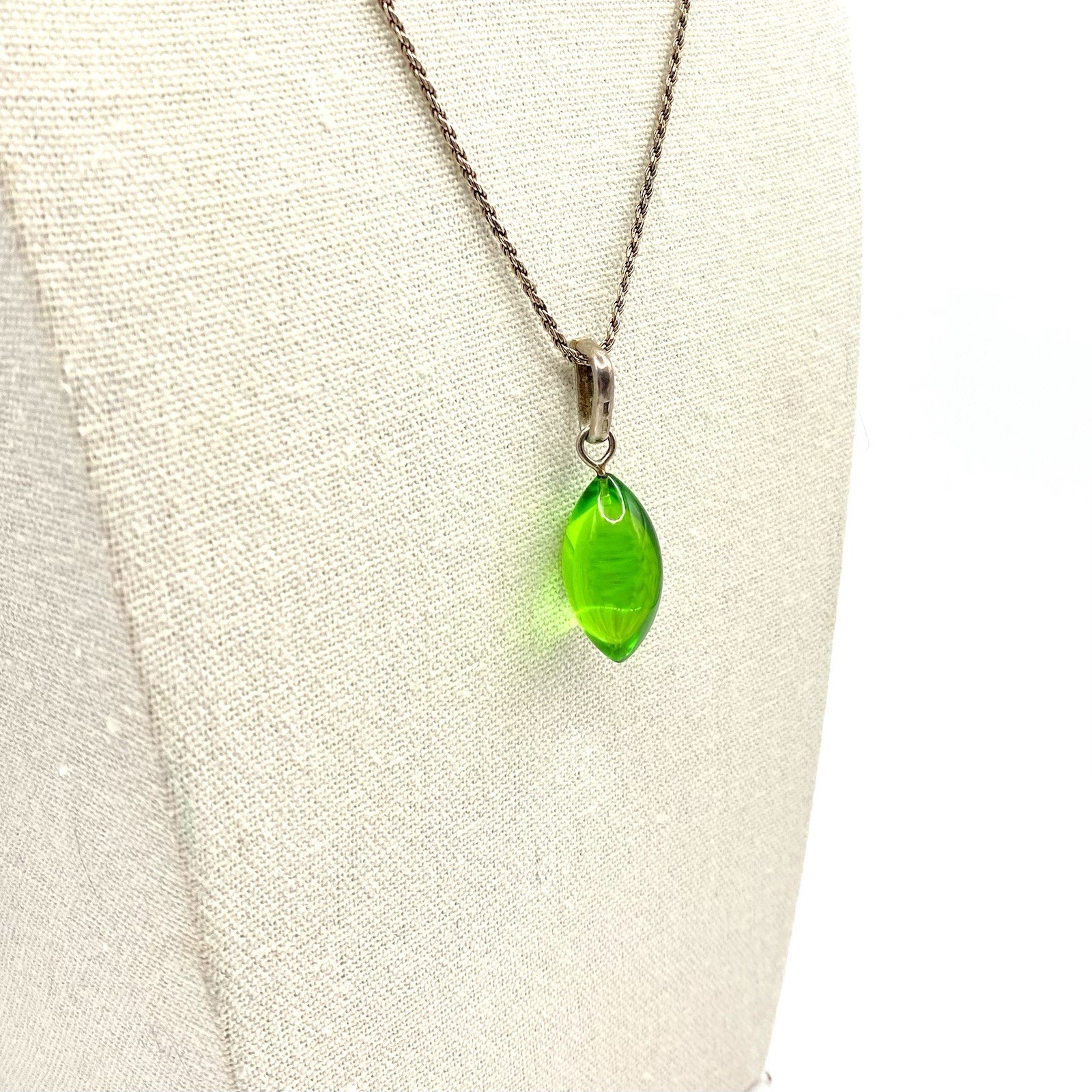 Vtg Sterling Silver 925 Clear Lime Green Lucite Navette Pendant Necklace Deco