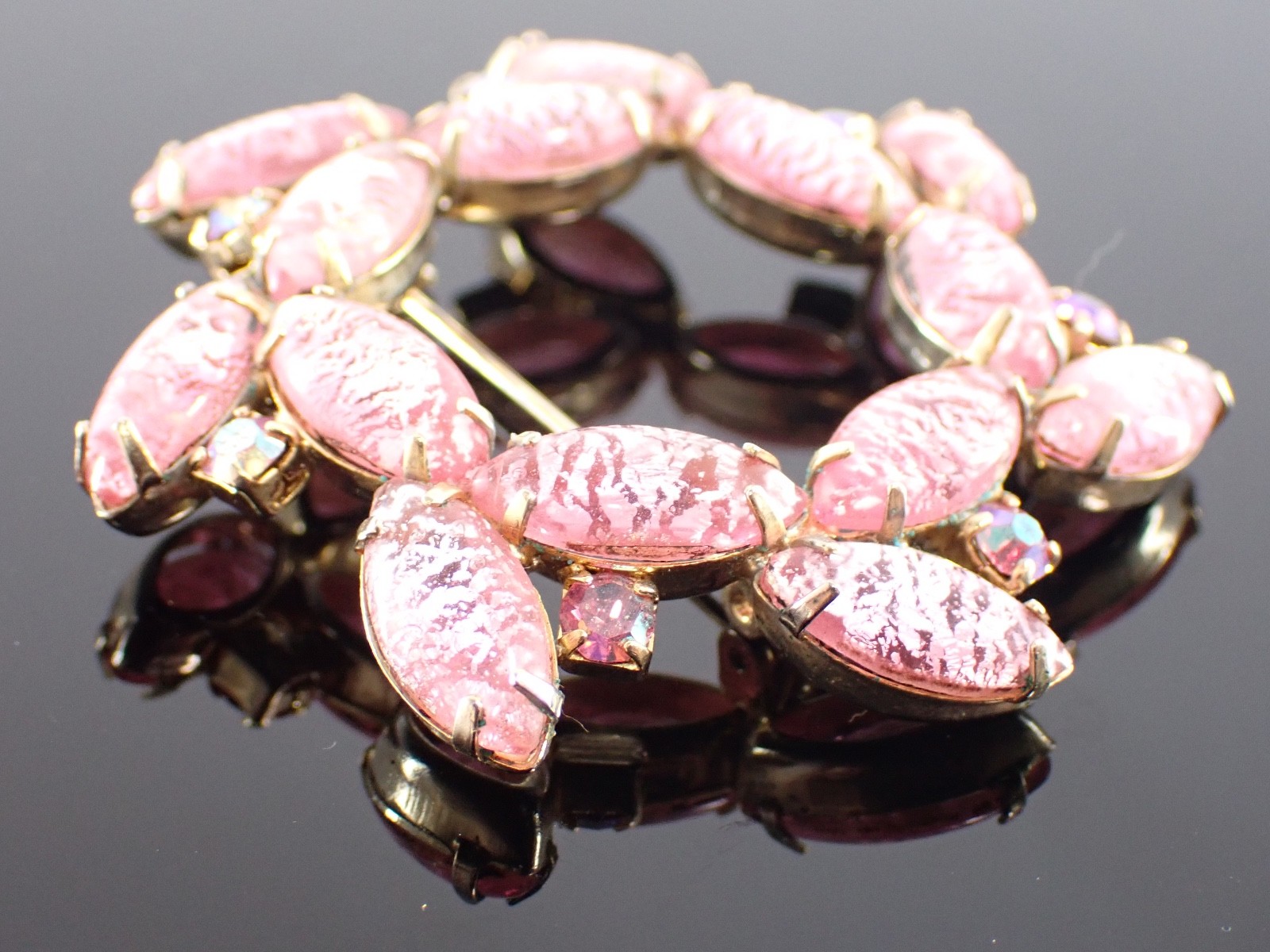 Vintage Pink Foiled Glass Wreath Brooch Gold Tone Rhinestones 2″