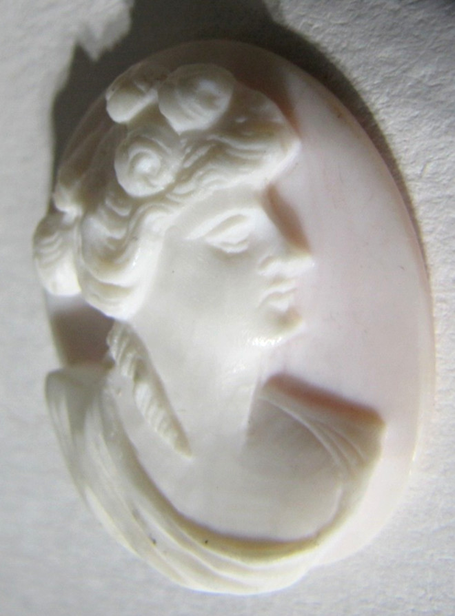 High Relief Conch Shell Cameo Lady Portrait Pink Hand Carved Loose 26mm