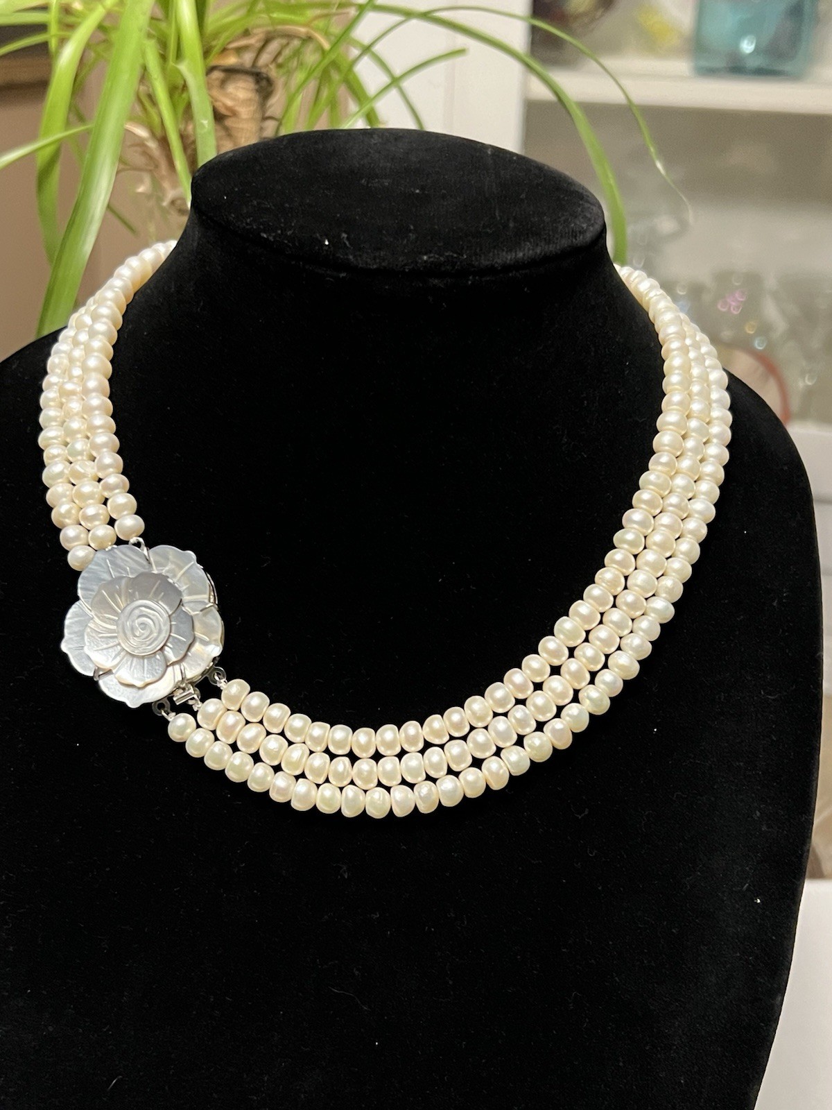 ESTATE 3 STRAND GENUINE WHITE PEARL NECKLACE 18-19” ABALONE FLOWER CLASP