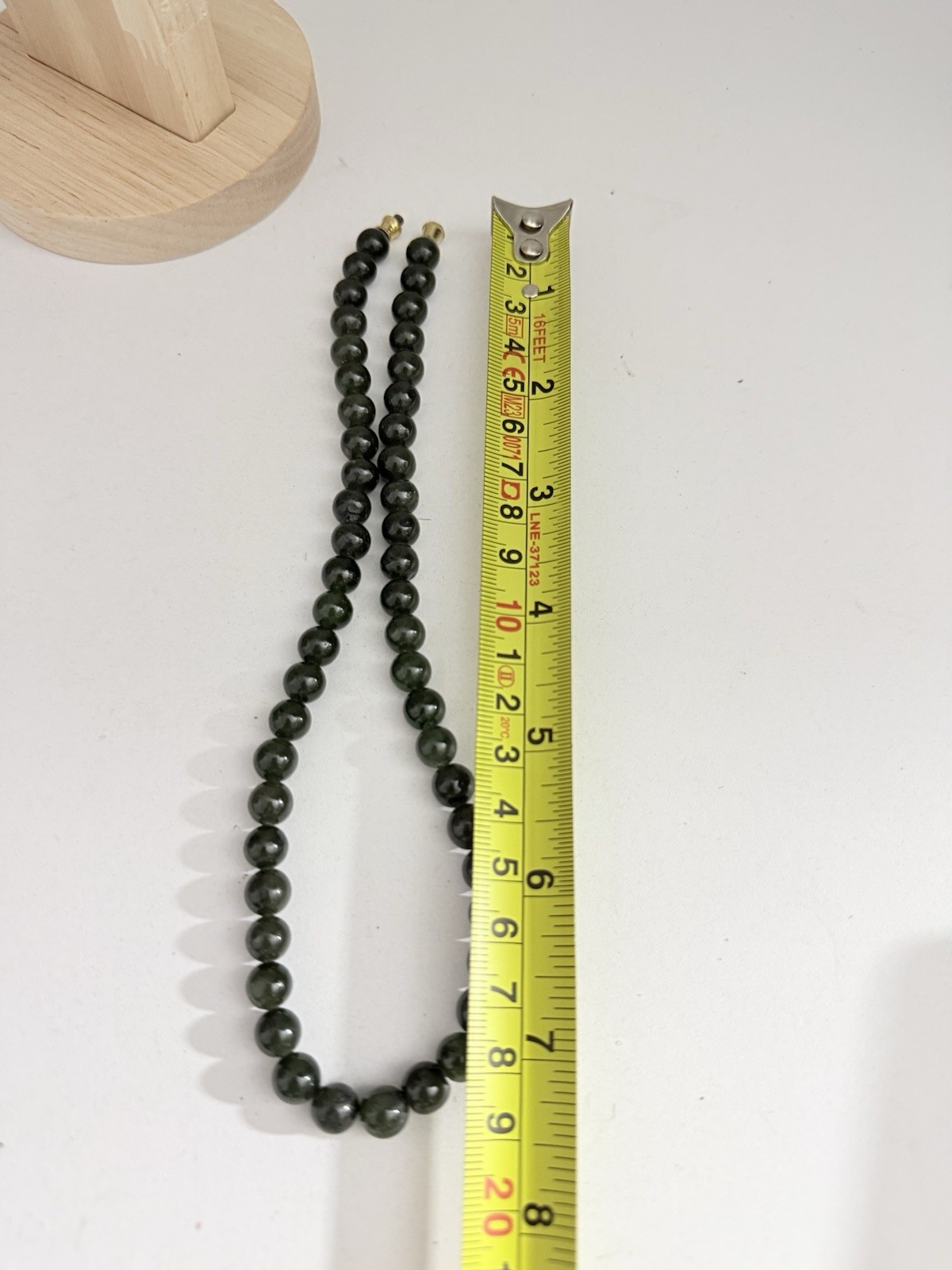 Vintage Dark Green Stone Bead Necklace Magnetic Clasp 18” Estate Jewelry