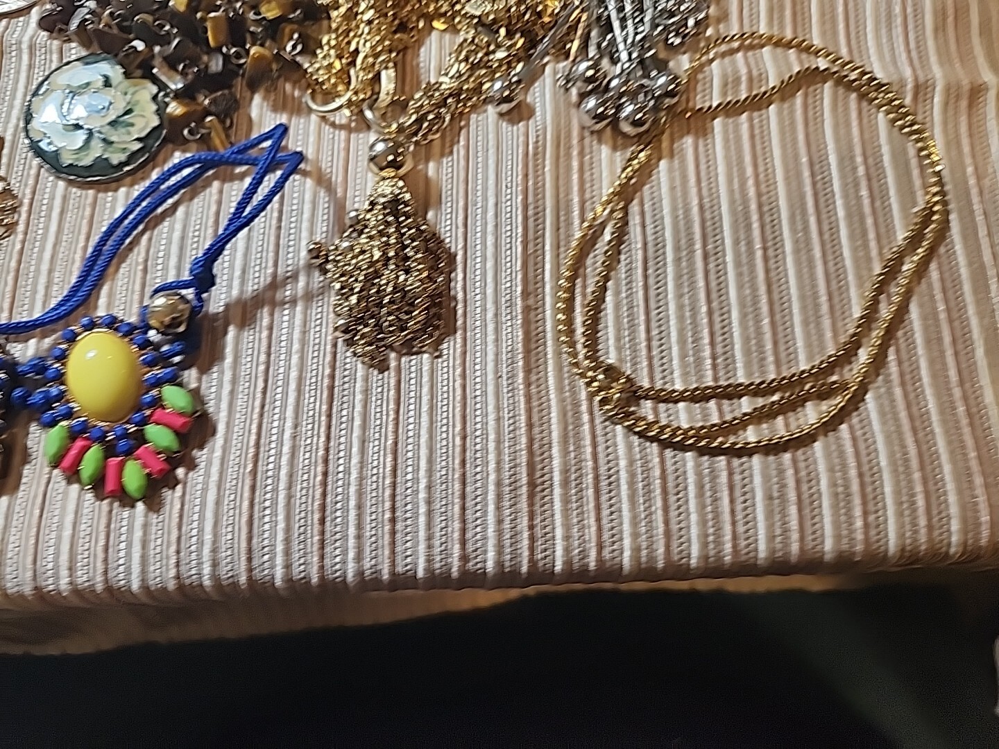 JEWELRY LOT 50+ fashion estate vintage Costume No JUNK 50s 60s 70s 80s (720)