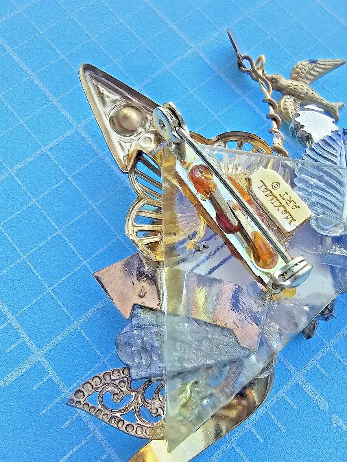 VTG Maximal Art – John Wind – Travel Plane Heart Hand Bird Dangle Brooch Pin