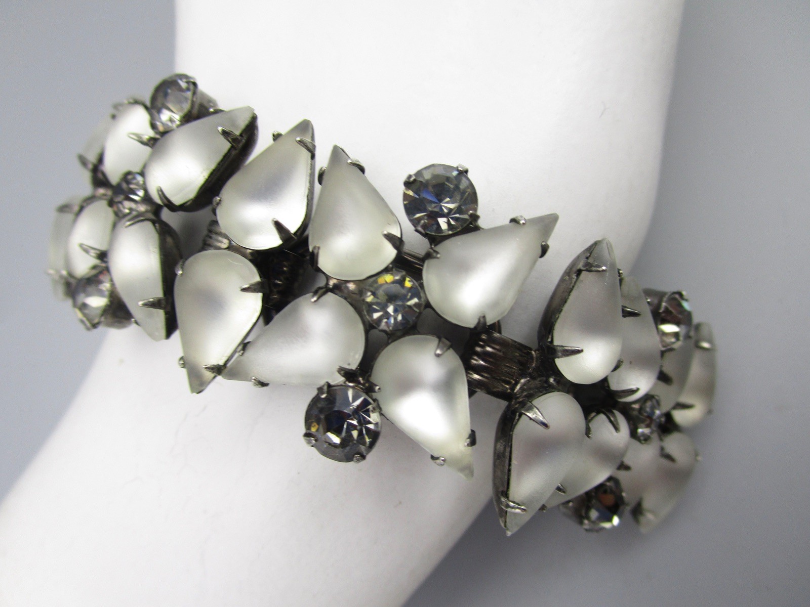 DELIZZA & ELSTER JULIANA FROSTED CLEAR GLASS RHINESTONE BRACELET & EARRINGS SET