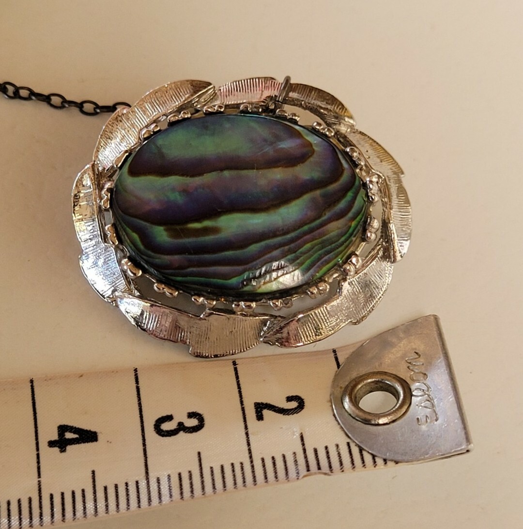 Vintage NZ 35mm Silver Tone Textured Paua Abalone Shell Brooch Pin 10 Grams