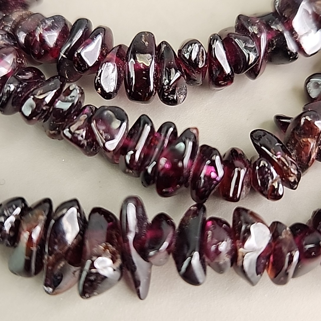 Garnet Chip Beaded Necklace Red Purple Heavy 24″