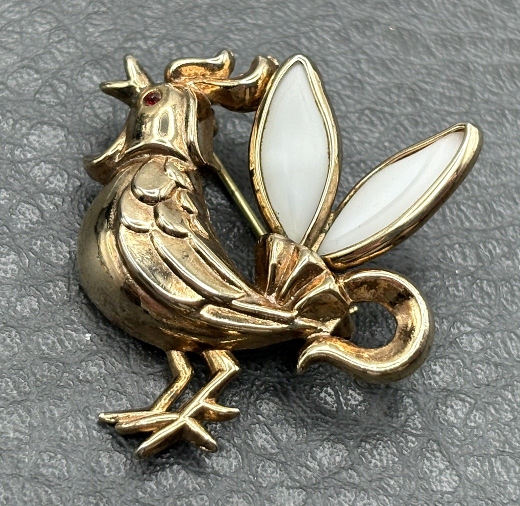 Vintage Rooster Gold Tone Rhinestone Pin Milk Glass Unsigned Trifari Petalette