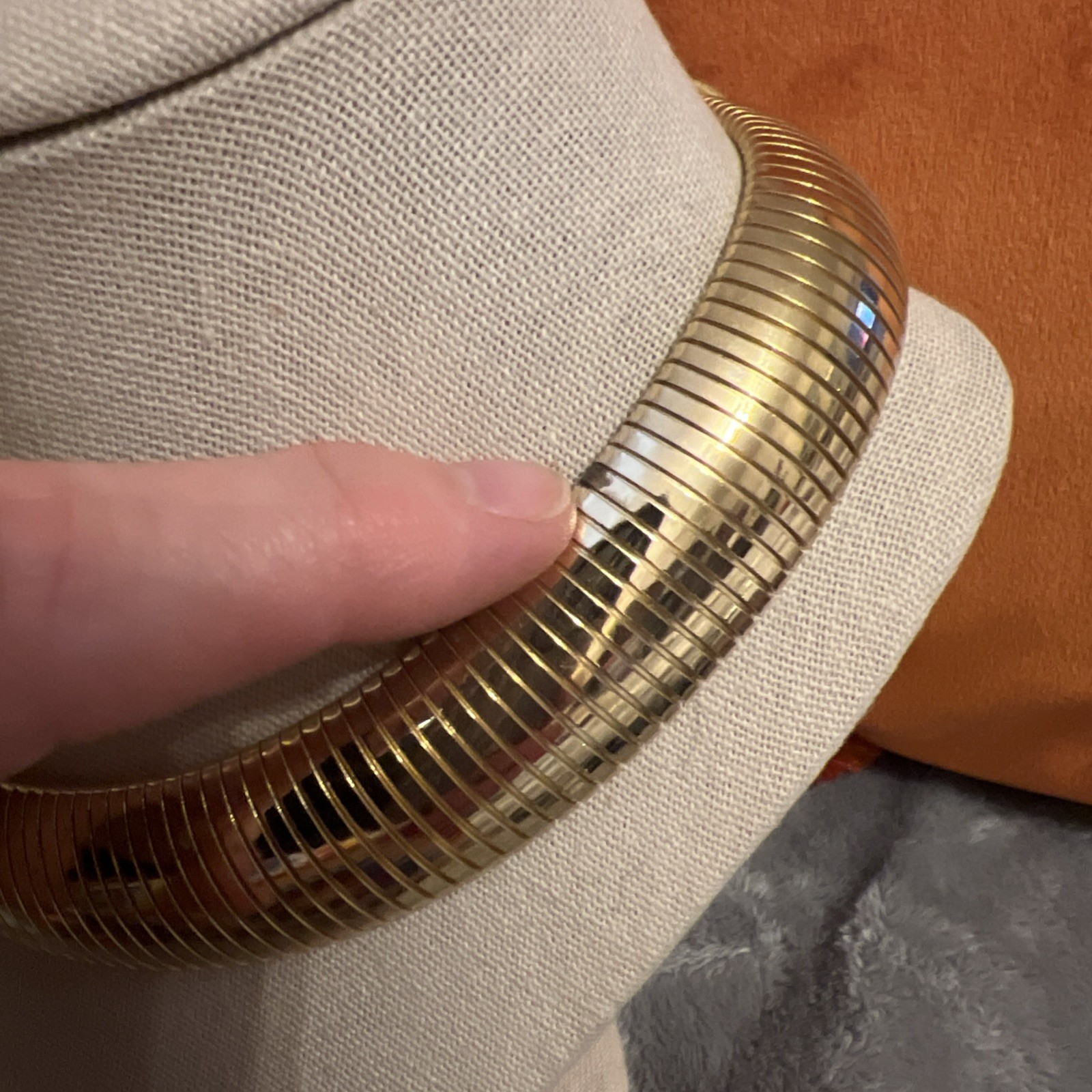 Vintage Gay BOYER Gold Tone Stretch Omega Collar Choker Necklace Unsigned