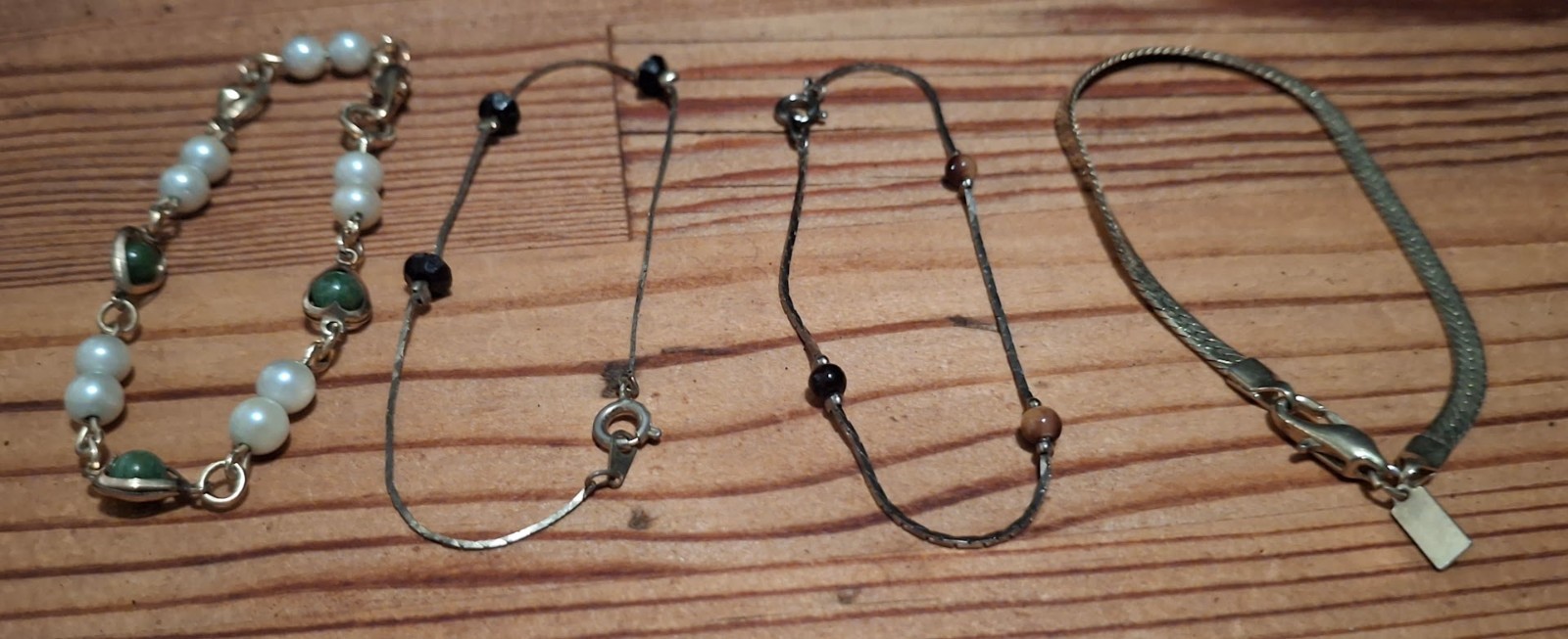 Lot of 4 bracelets vintage serpentine chains tigers eye pearl jade Korea 70’s-80
