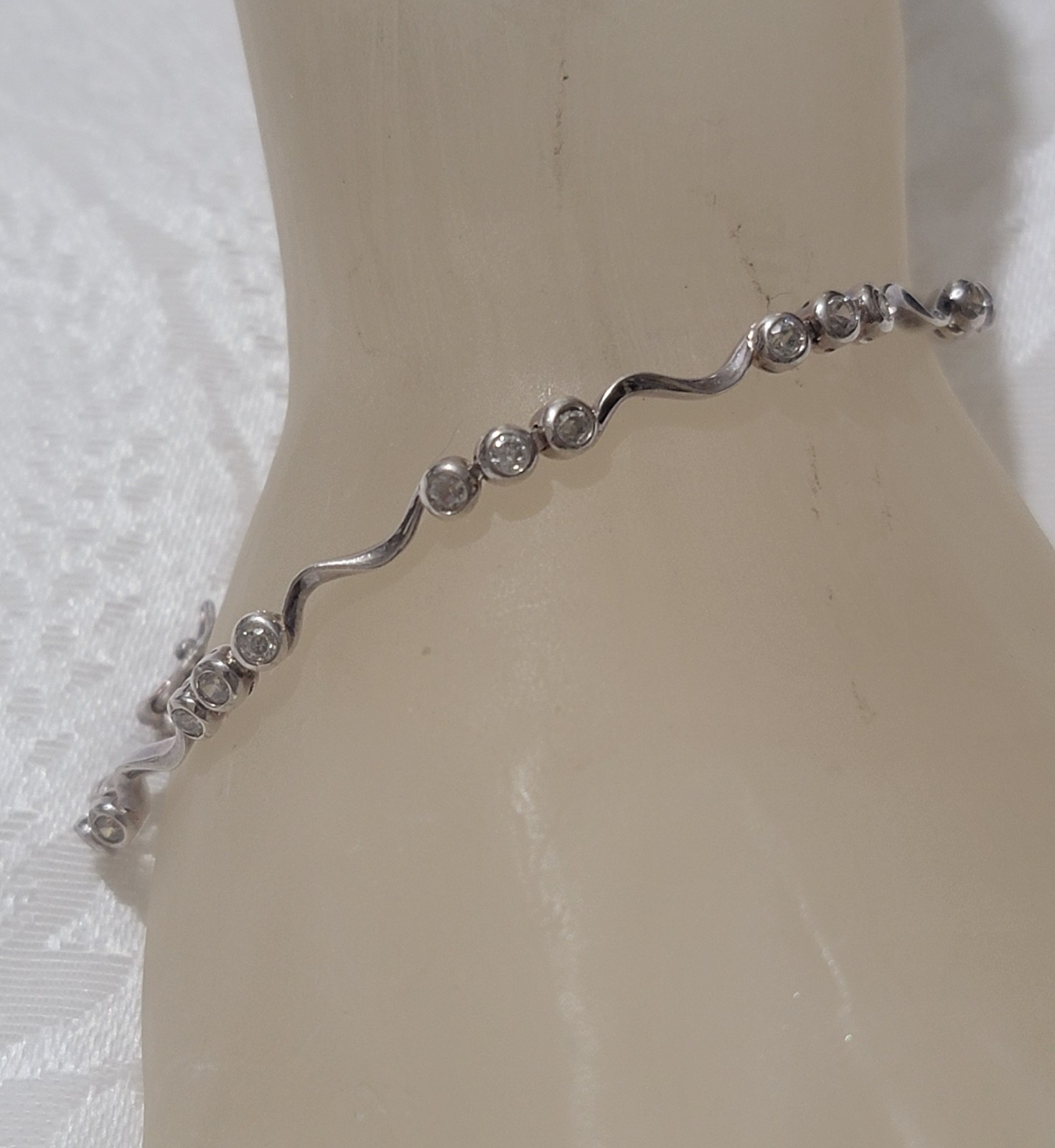 VINTAGE 925 SILVER MAKER MARK DBJ & TINY BRILLIANT CZ STONES 7″ TENNIS BRACELET