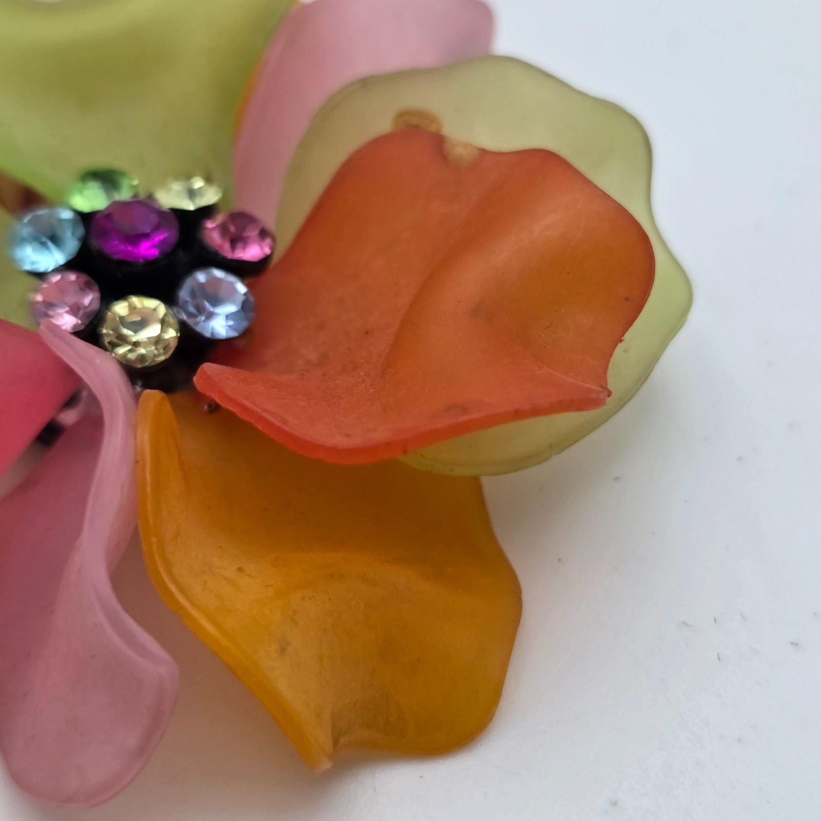 Vintage 1940s Lucite Flower Necklace Rhinestone Center 60mm Pendant Choker 14 in