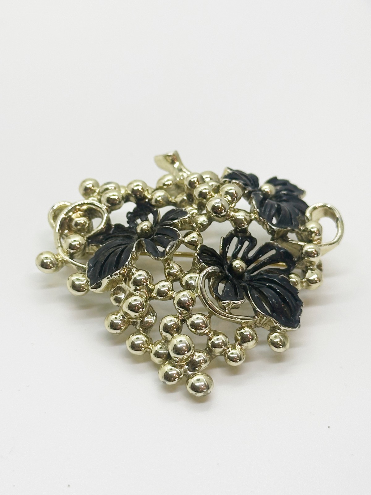 Vintage Grape Cluster Brooch With Black Enamel Leaves Gold Tone Sarah Coventry