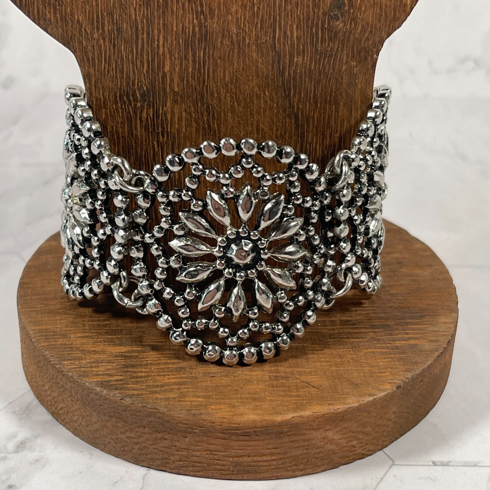 Stylish Silver Color Metal Lace Flower Design Bracelet