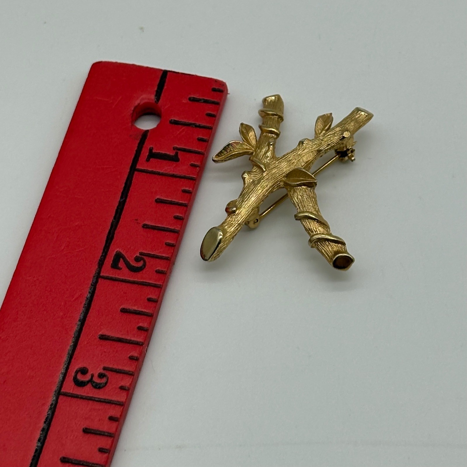 Sarah Coventry Vintage Gold Tone Branch Leaf Brooch Pin Textured Nature Design