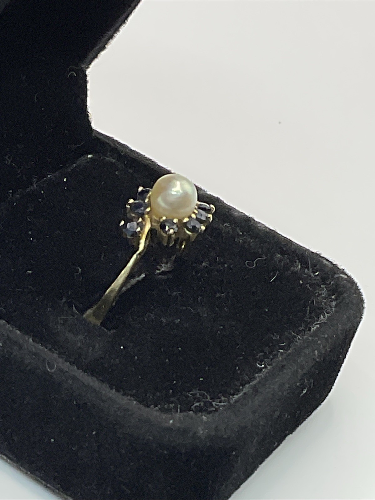 VINTAGE HANDMADE Solid 14K Yellow Gold White Pearl & Blue Sapphire Ladies Ring
