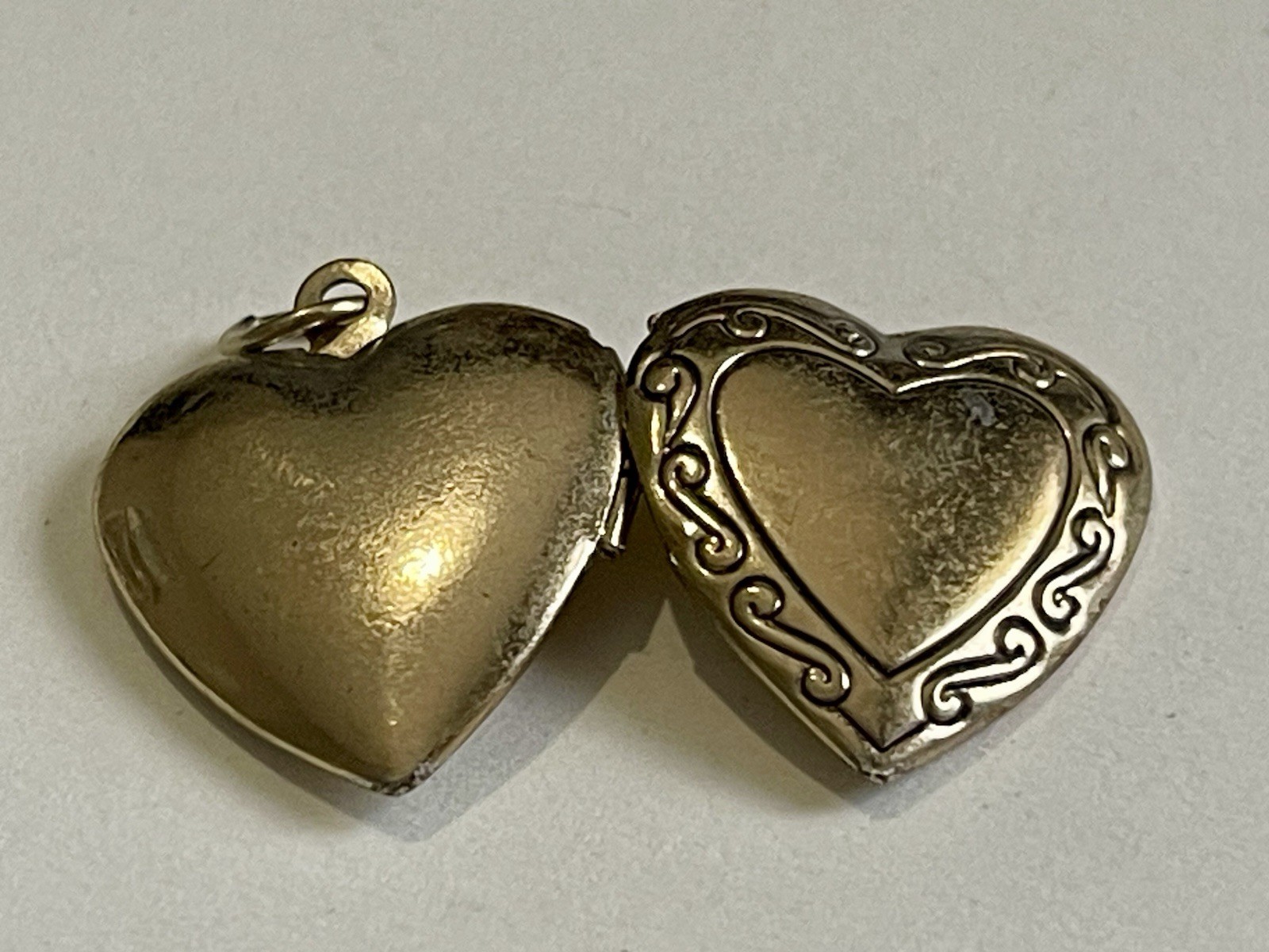 1950’s Vines Heart Picture Locket Pendant Silver Gold Tone Victorian Revival