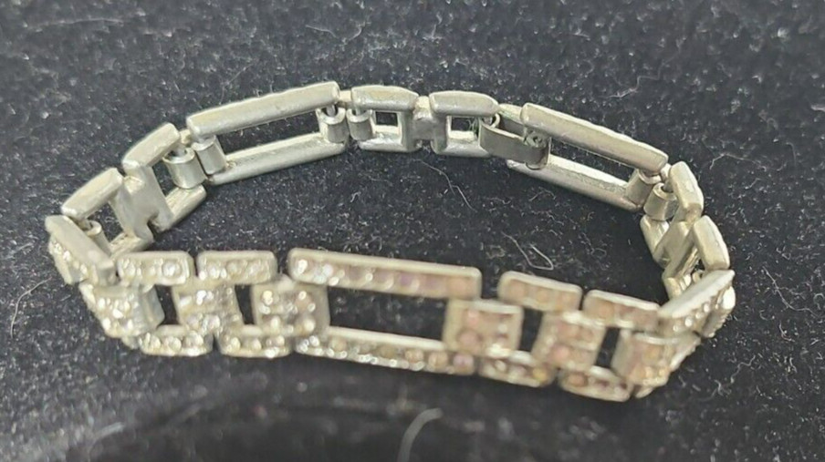 Lot of Vintage Fashion Jewelry, Necklace, Bracelets, Brooches, Beads Rhinestones