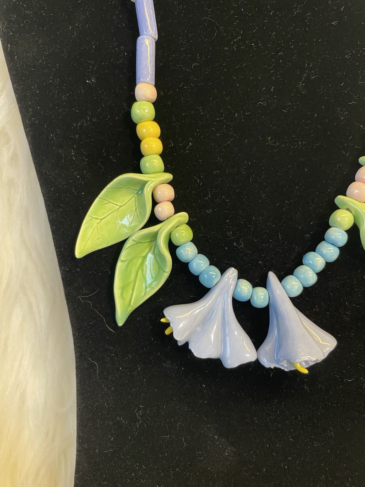 Vintage Parrot Pearls Ceramic Beaded Floral Leaves Necklace 80’s 90”s 18”