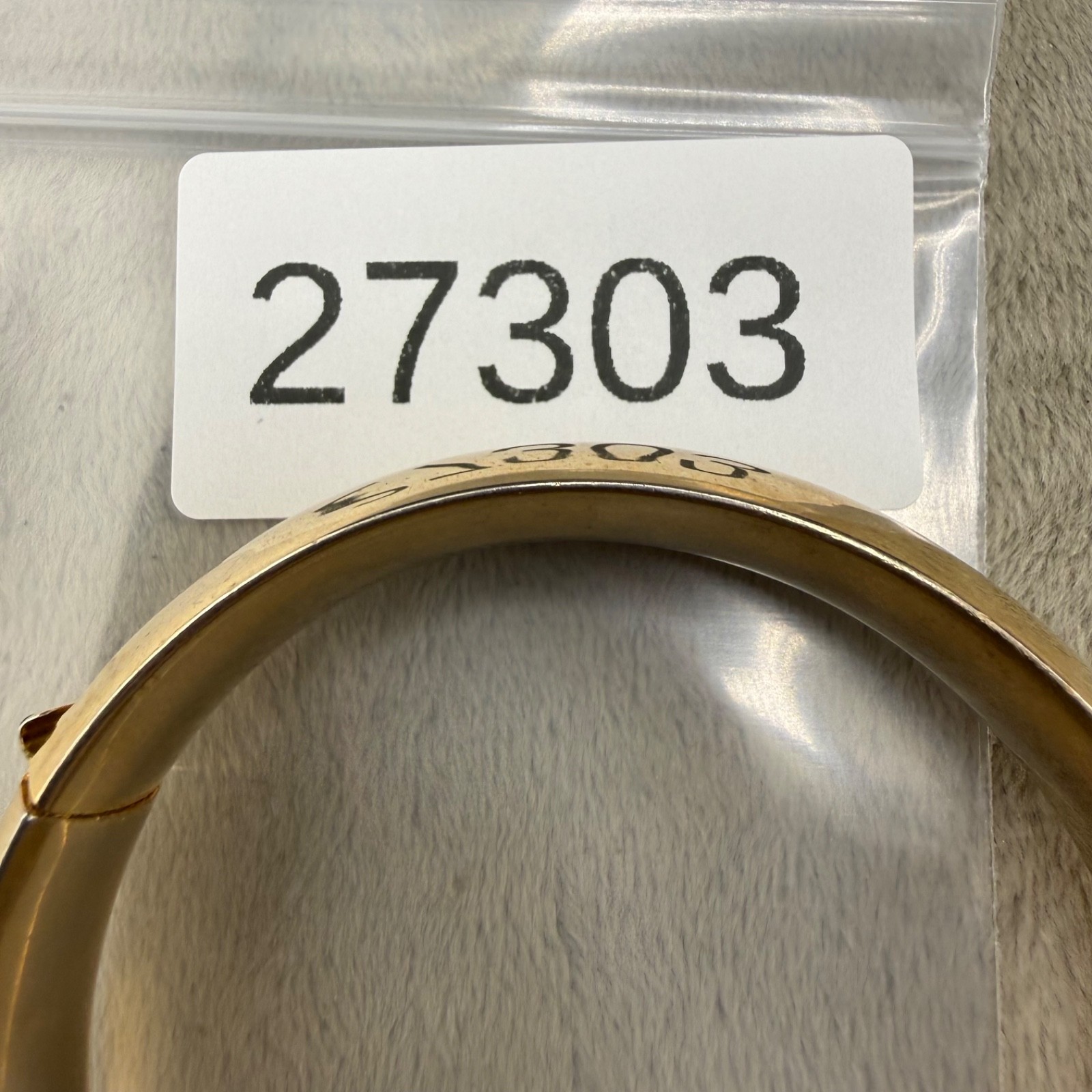 Vintage Hinged Bangle Bracelet Gold Tone 7.5”