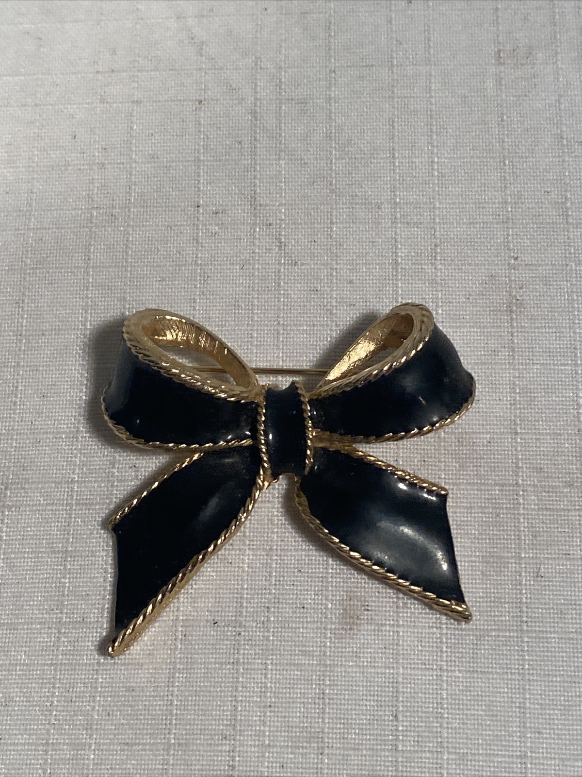 Gay Boyer Brooch Ribbon Black Enamel Holiday Small Size Glossy Signed