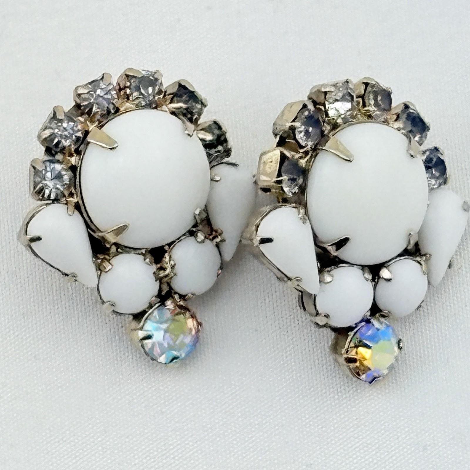 Vintage Aurora Borealis Milk White Gripoix Glass Rhinestone Gold Clip Earring 2″