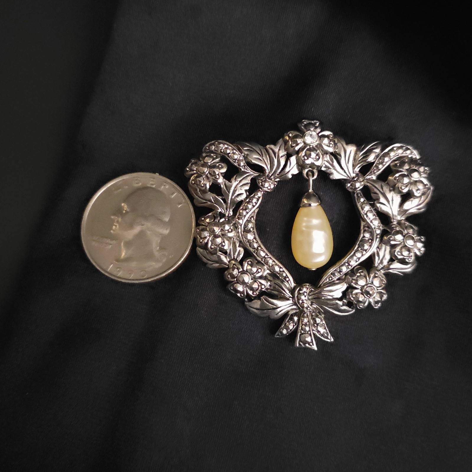 Vintage 1990s Teardrop Pearl Brooch Floral Heart Wreath Marcasite Victorian Goth