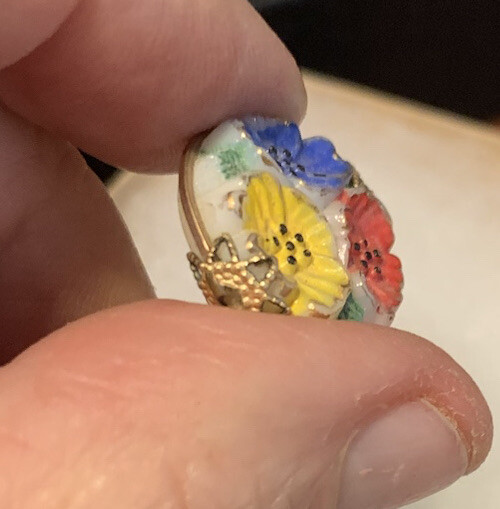 VTG White Glass Floral Red Yellow Blue Gold Tone Plated Dress Clip