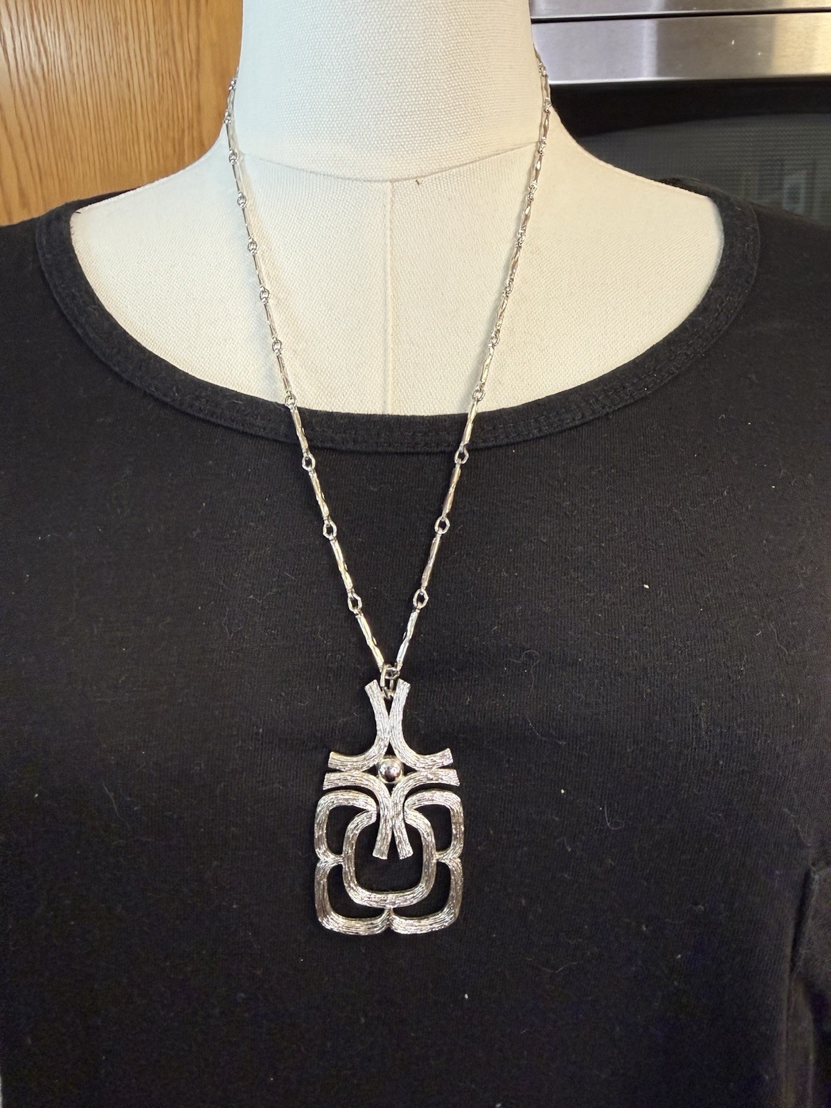 VINTAGE SIGNED AVON SILVERTONE ARTICULATED PENDANT BAR LINK CHAIN NECKLACE 24”