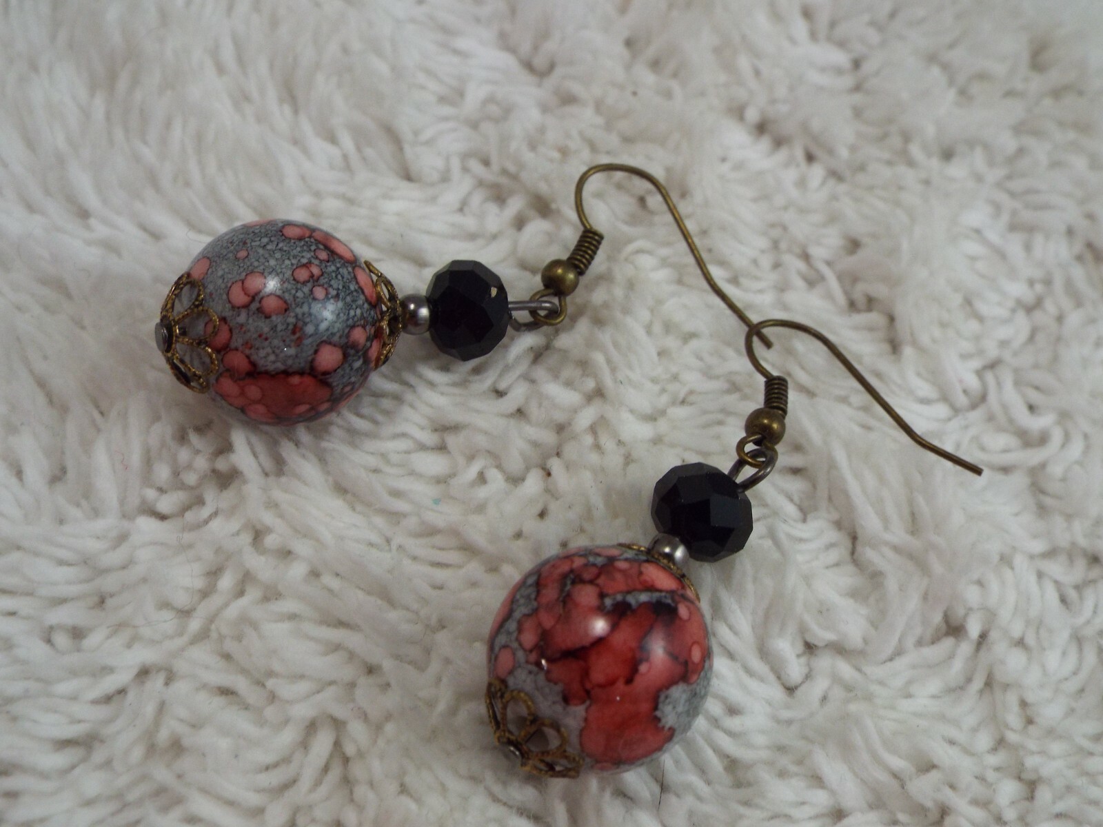 Gunmetal Brass Gray Pink Bead Pierced Earrings (A78)