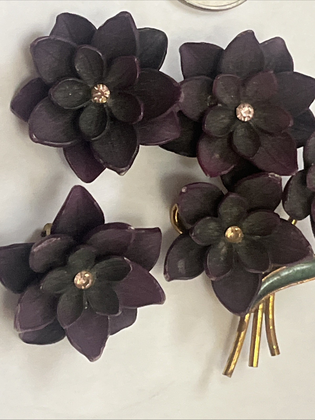 VTG GES GESCH SUFFRAGETTE VIOLETS FLOWER BROOCH W. Germany & clip earrings