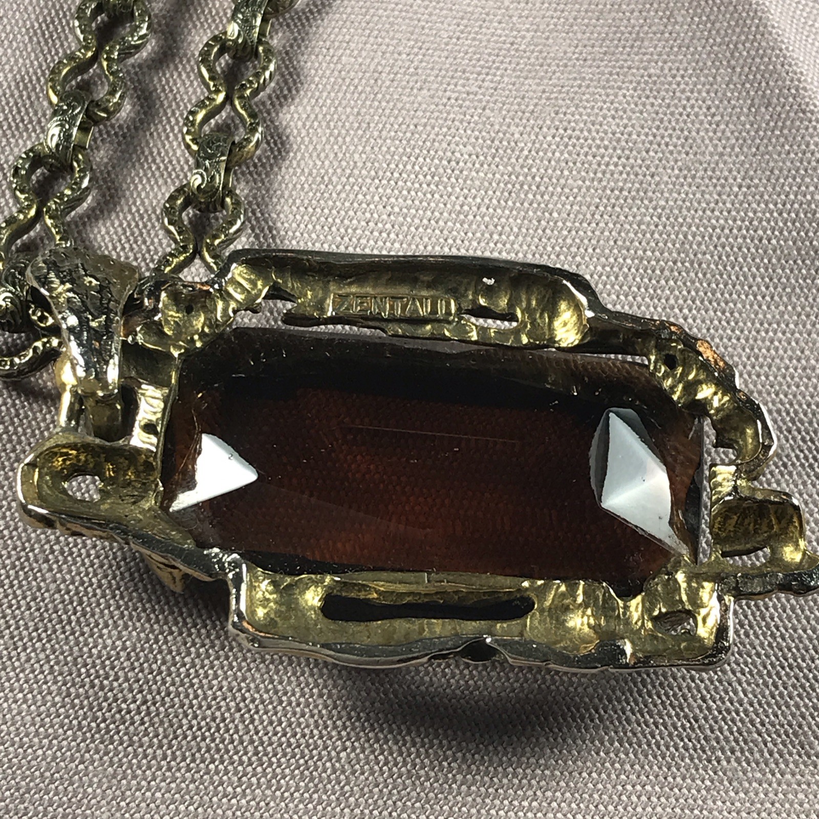 VTG. Art Deco ZENTALL Amber Glass Pendant Necklace Ornate Gold Tone Chain