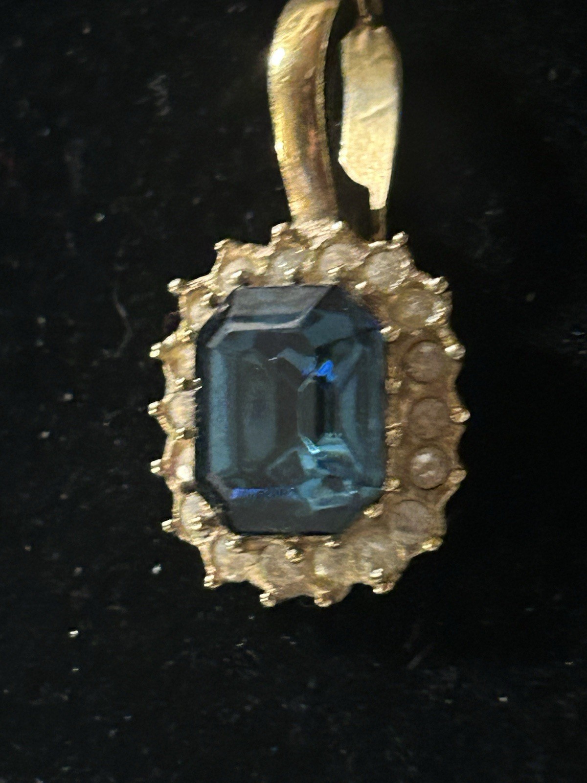 Vintage ROMAN Signed Crystal Rhinestone Pendant Green Emerald Cut Gold Tone VTG