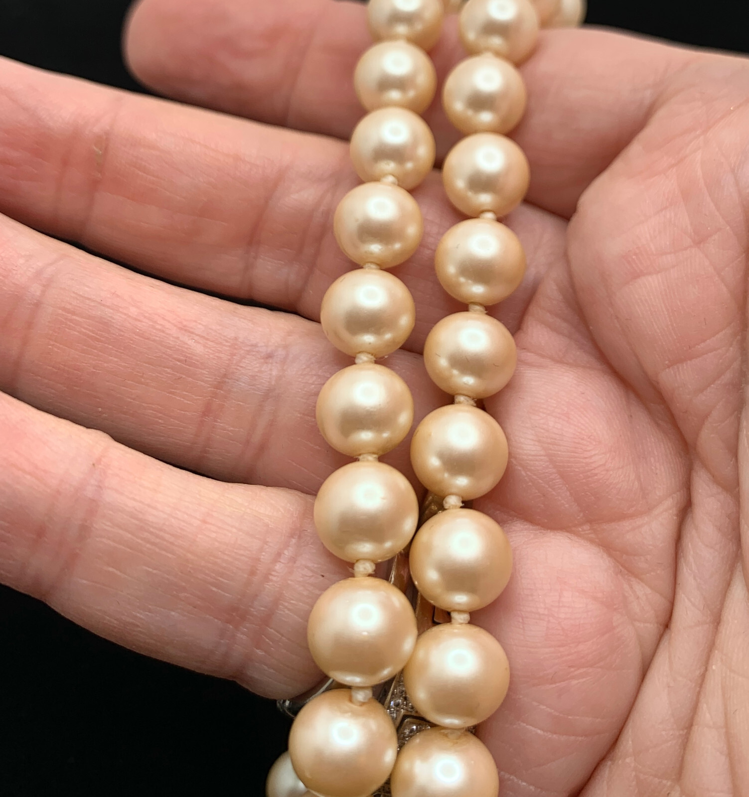 Quality Vtg Faux Glass Pearl Knotted Necklace Champagne 9mm Beads 18″ Heavy 44g.