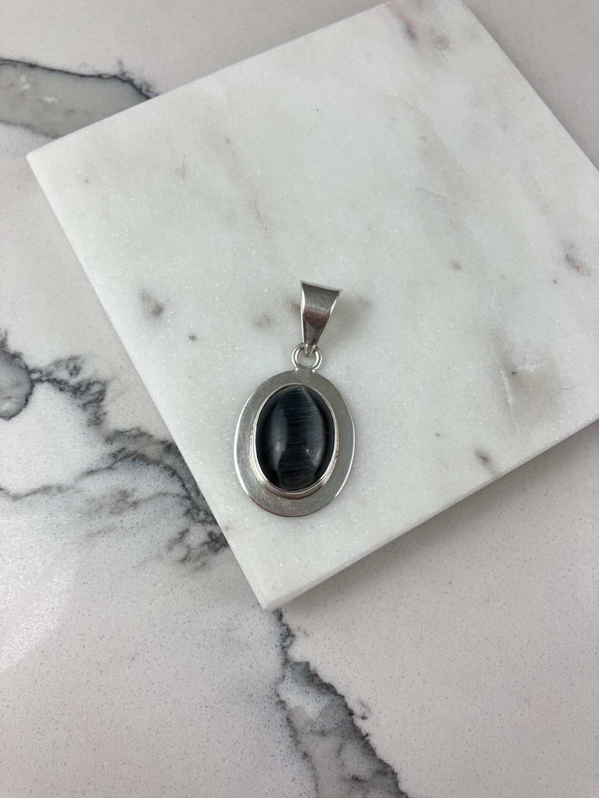 Vintage 925 Sterling Silver ATI Mexico Gray Cats Eye Glass Modernist Pendant