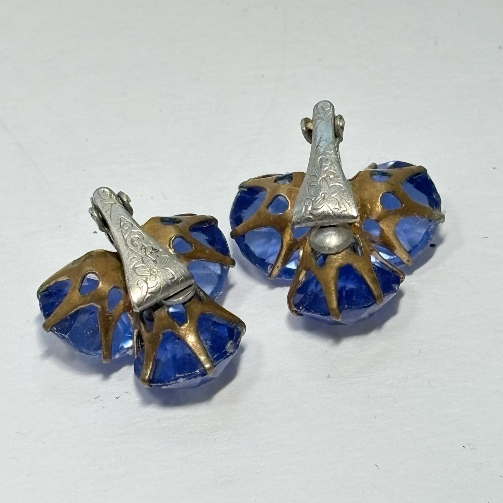 Vintage 40s BA Ballou Blue Rhinestone Cluster Earrings Prong Set Clip 3 Stones