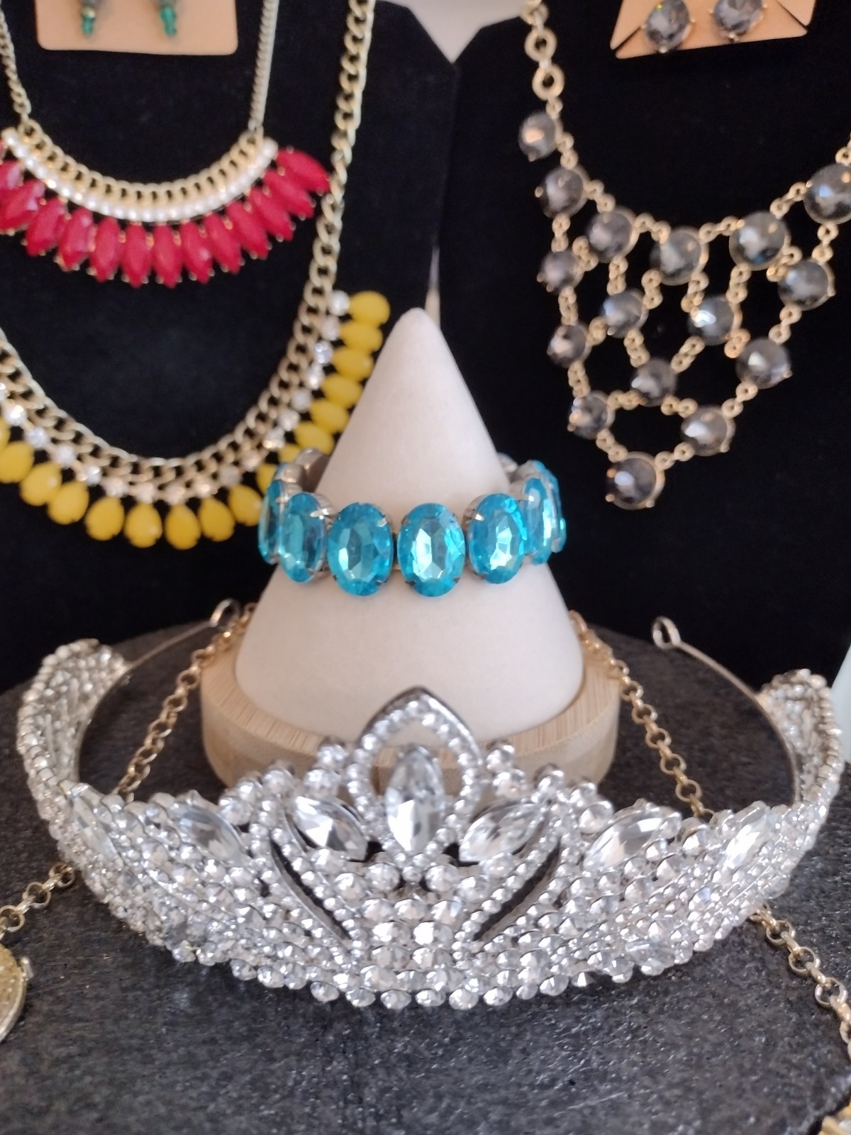 The FANCY JEWELS Lot 34 pc Faux Gem STATEMENT All Wearable Some Signed & Sets