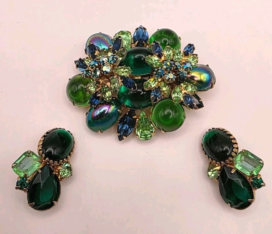 Vintage Unsigned Hattie Carnegie Green, Heliotrope Glass Brooch/Married Earrings