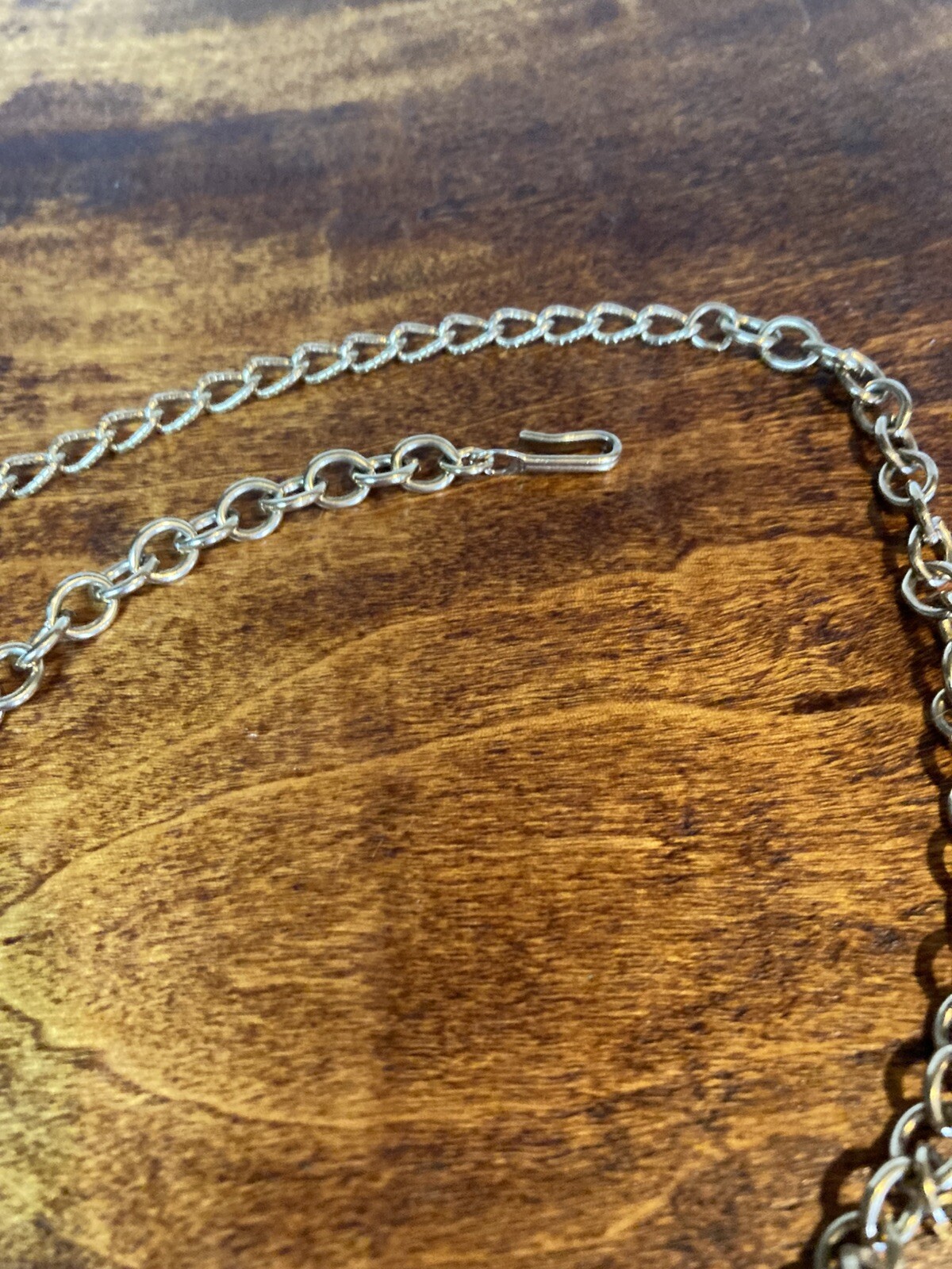 Vintage Gold Tone Necklace With Rhinestones and Gold Tone Twists. 17.5 in