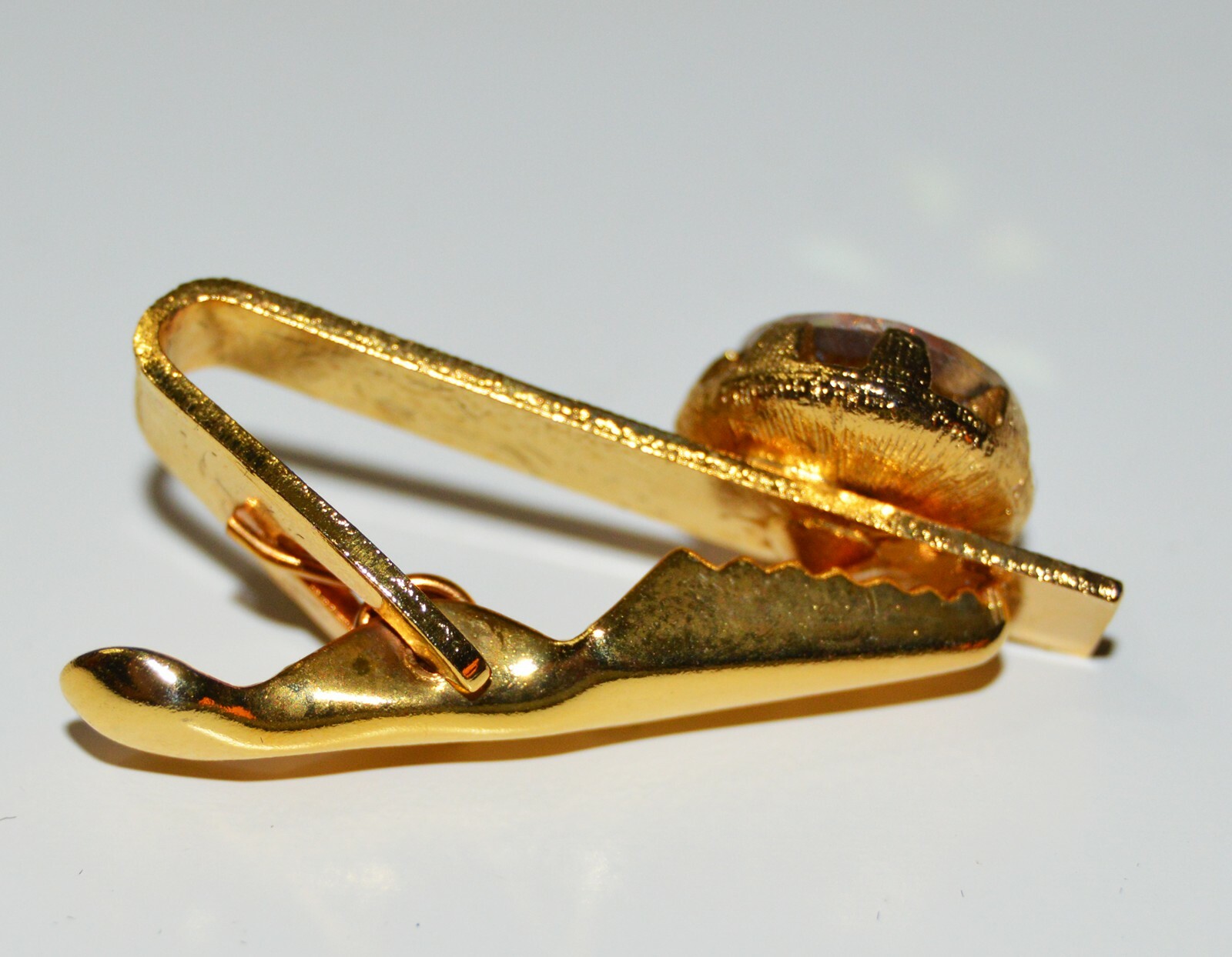 VTG MCM STACY Gold Tone Iridescent Rainbow Rhinestone Cuff Links / Tie Clip Set