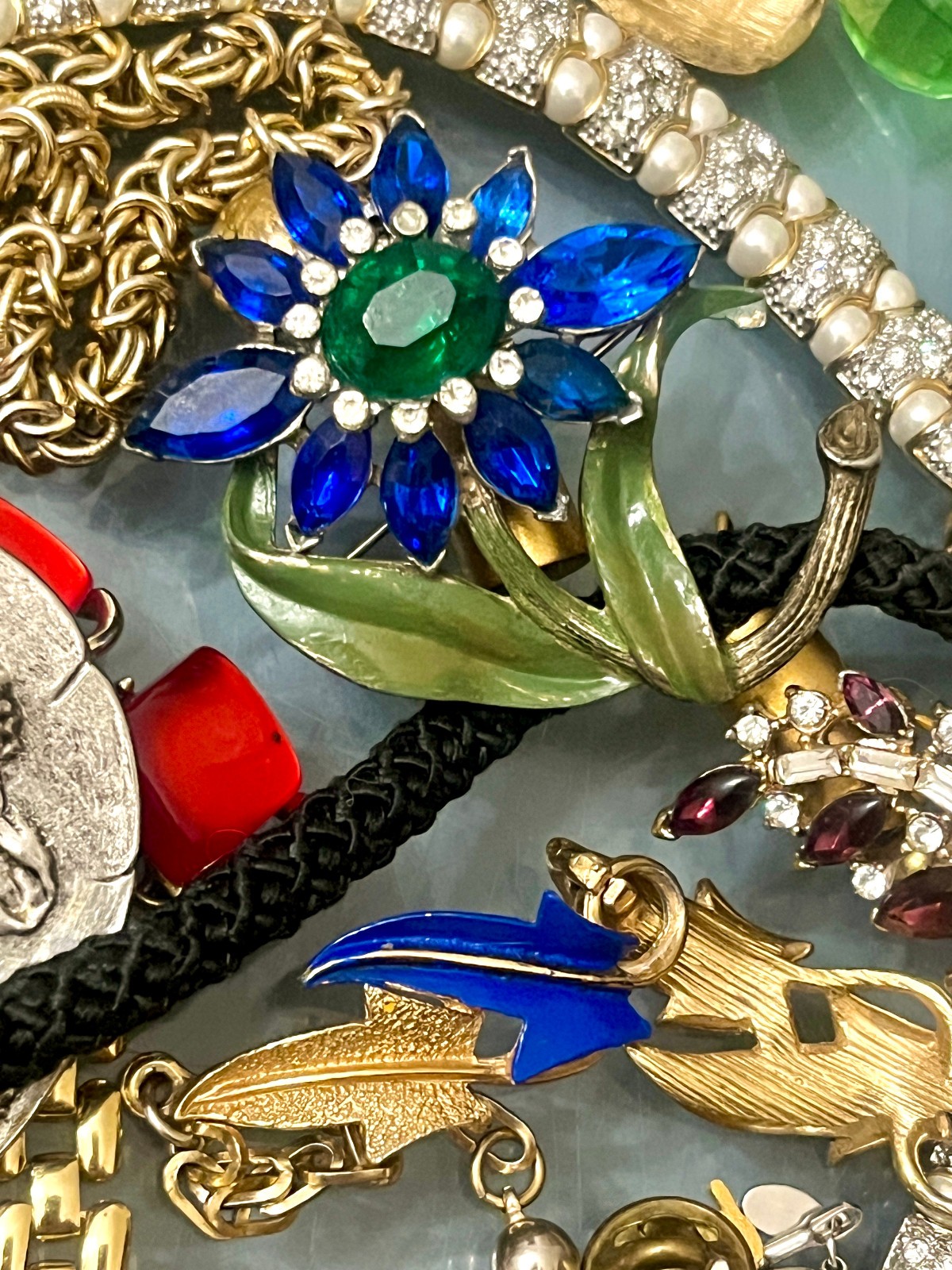 Vintage & Costume Jewelry Lot Coro Mode Art Trifari 1928 ART Rhinestone +