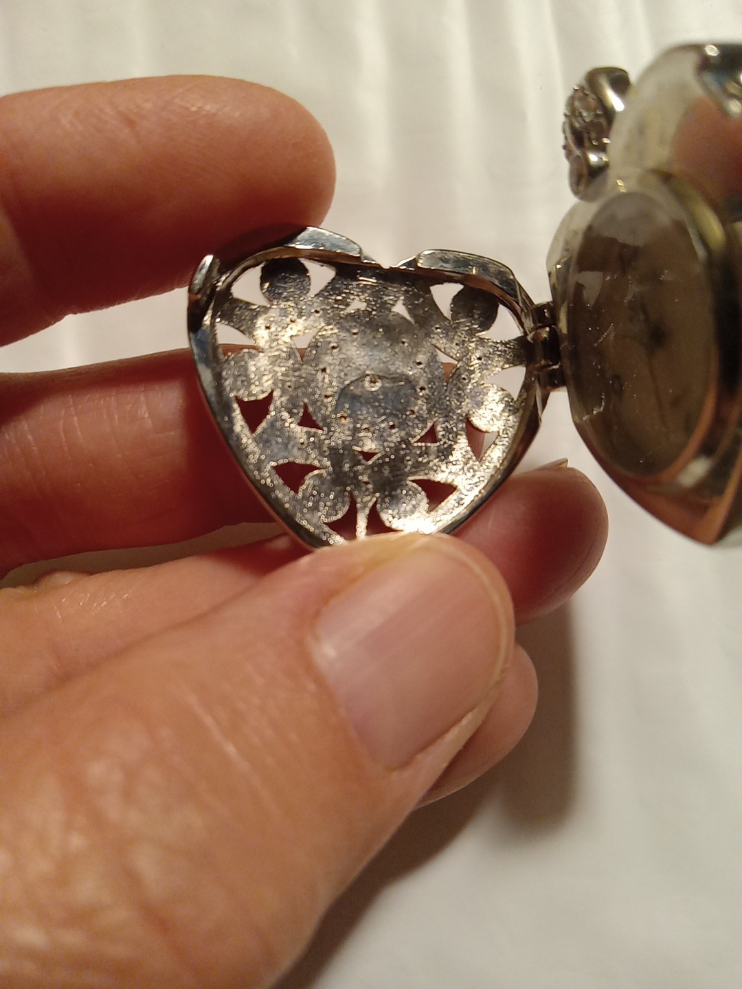 Vintage Clear Rhinestone Heart Shaped Pendant Watch Club A– ADR050