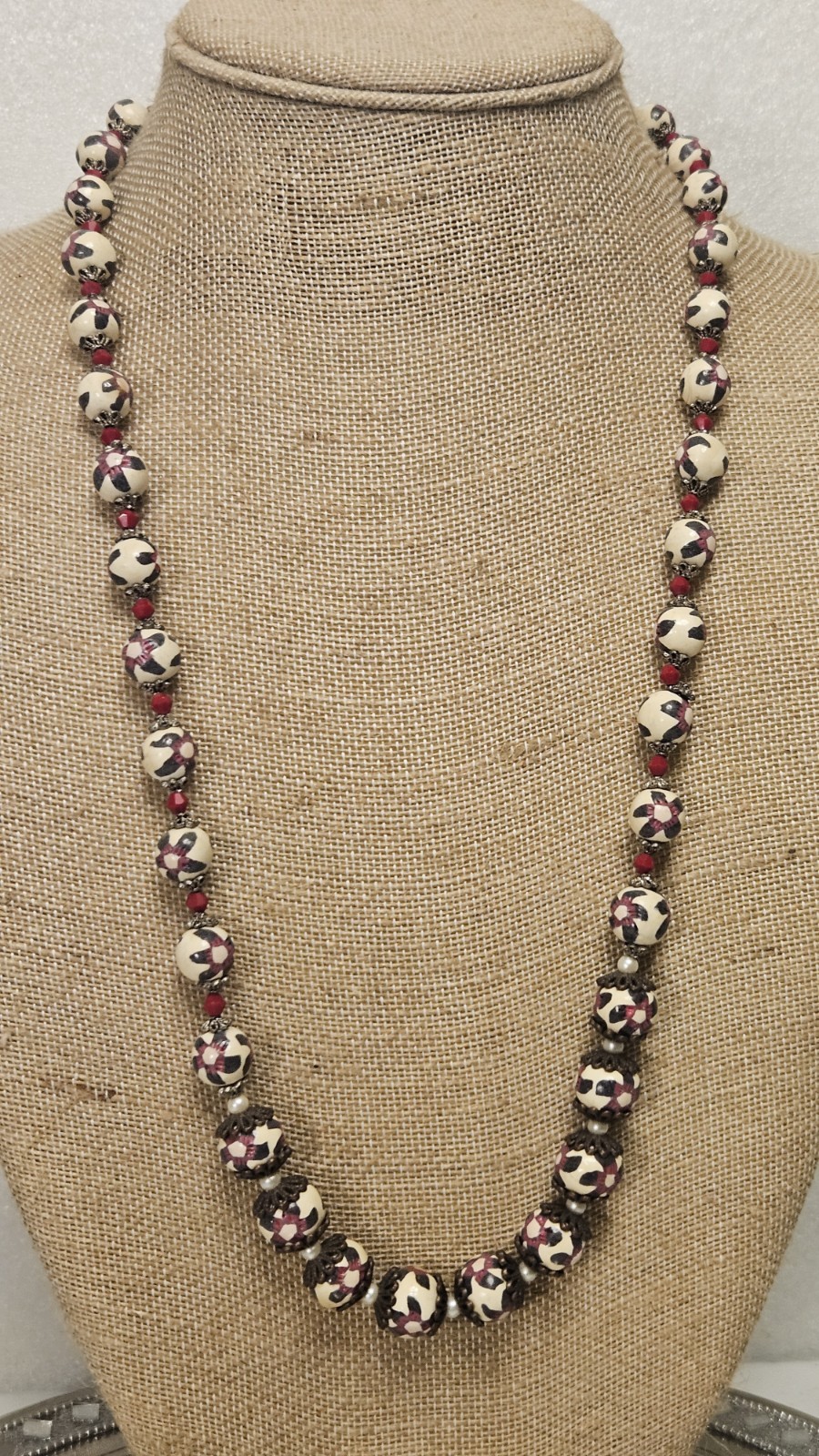 HANDMADE BEADED NECKLACE 28″ FLORAL VINTAGE ORNATE TOGGLE CLOSURE BEAUTIFUL