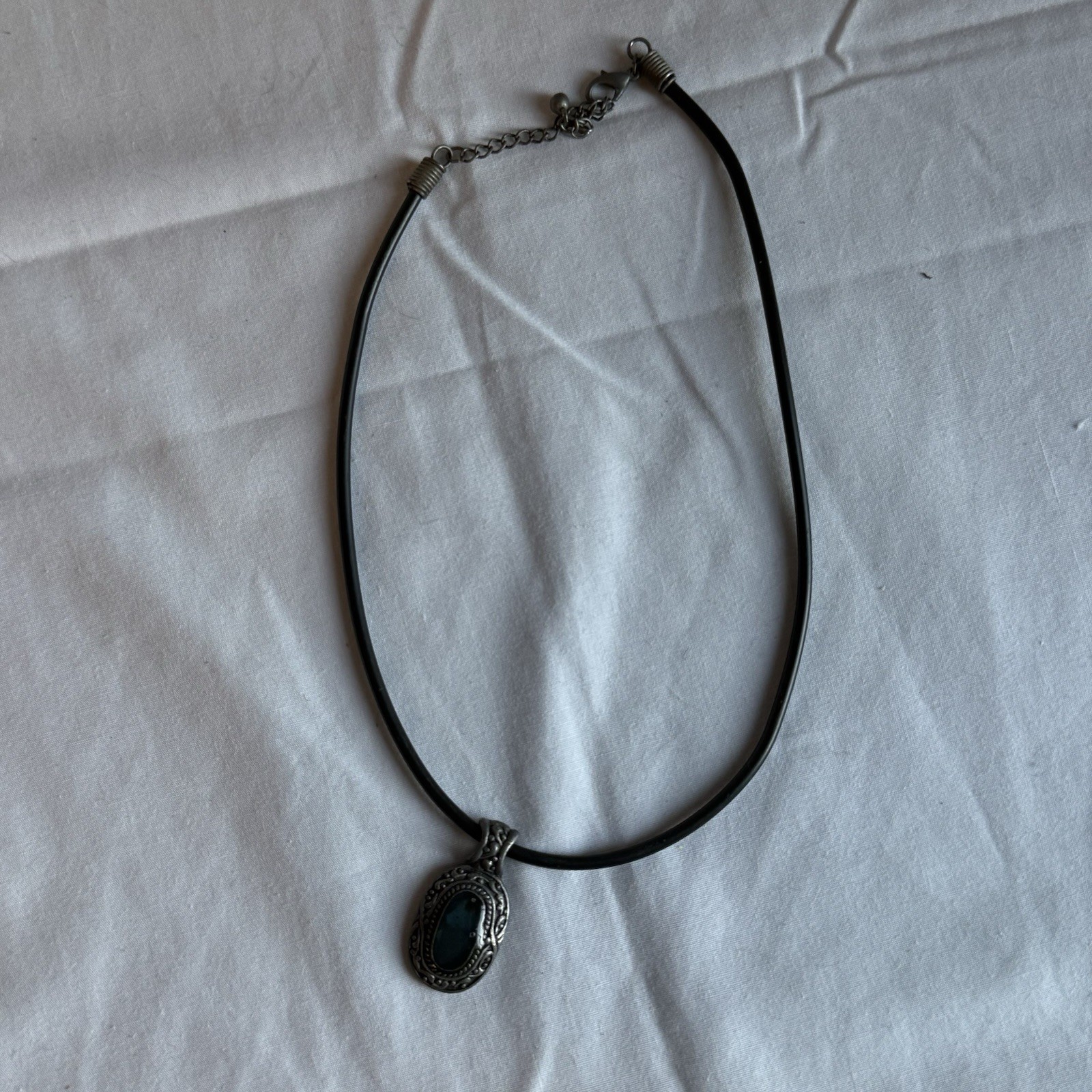 Vintage 90’s Necklace Pendant Leather Cord