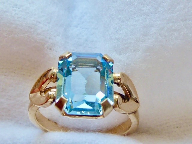 70’S NEW OLD STOCK 10K YELLOW GOLD FILLED SIMULATED AQUA RING SIZE 4.25 RING
