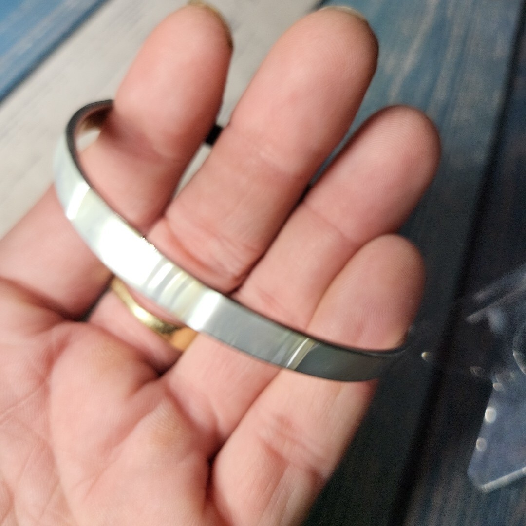 Mother of Pearl Inlay Bangle Bracelet Silver Tone (2-3/4″ in Size)