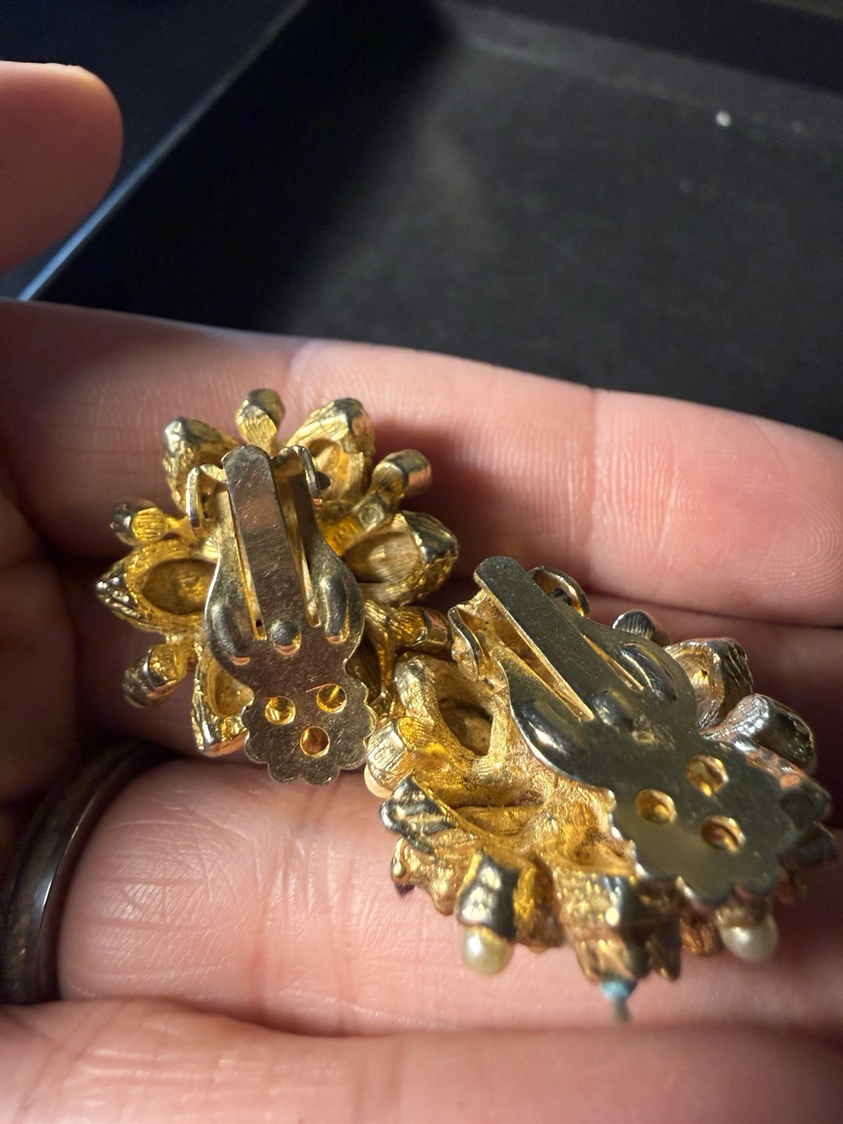 Vintage 2 Sets Of Earrings And 1 Pin